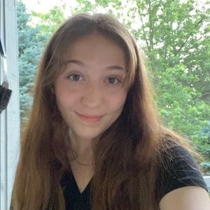 Meet your Posher, Alexis